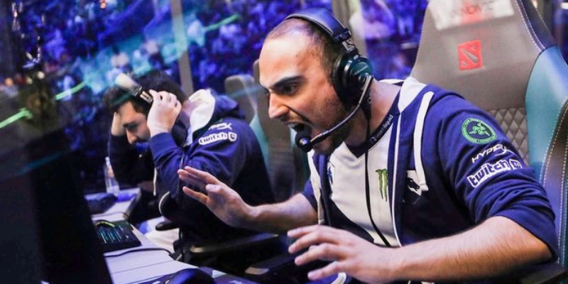 Kuro-KuroKy-Salehi-Takhasomi-vienas-geriausių-Dota-2-žaidėjų